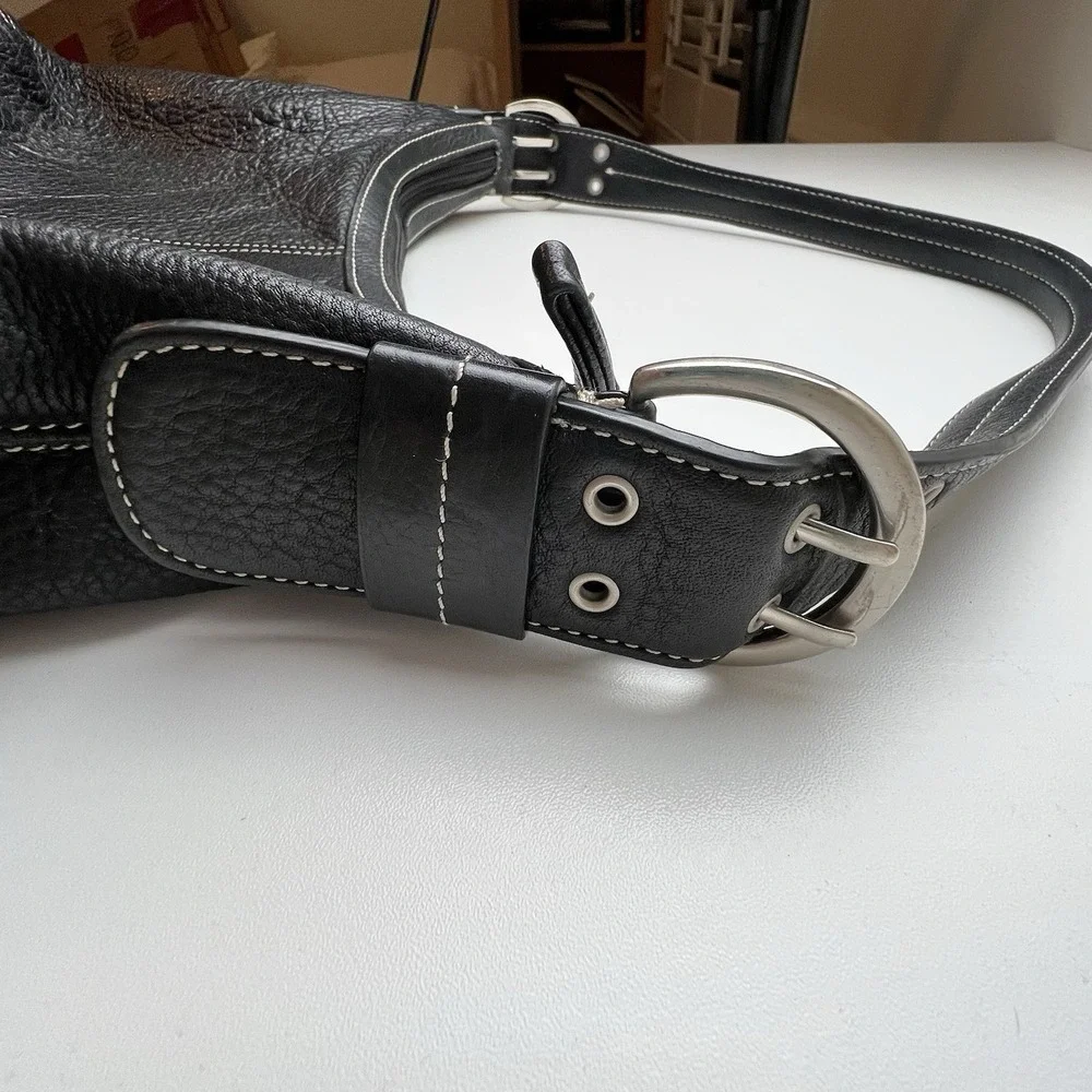 Tignanello Black Leather Purse Handbag Satchel Bucket Bag Buckle